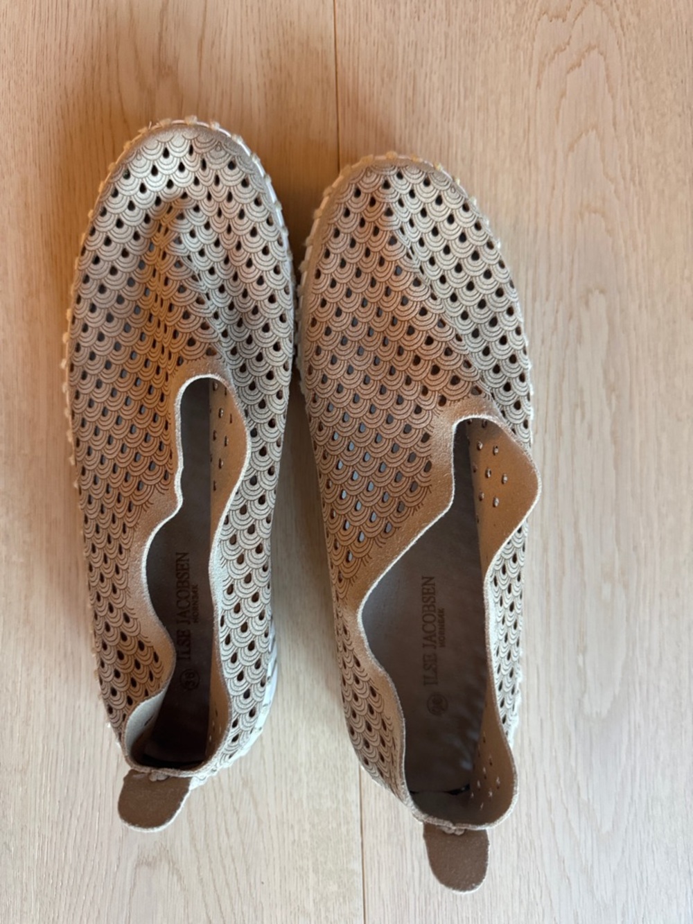 Ilse Jacobsen Beige Perforated Slip-On Loafers